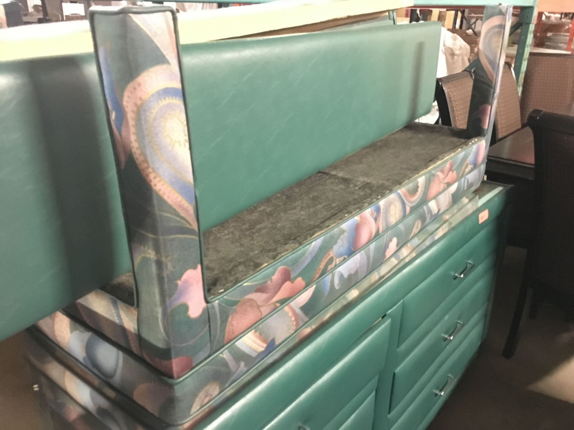 Green Bedroom Set w/ 6 Drawer Dresser w/ Mirror (64 x 20 x 30), 2 Night Stands, Head Board, Foot - Image 5 of 5