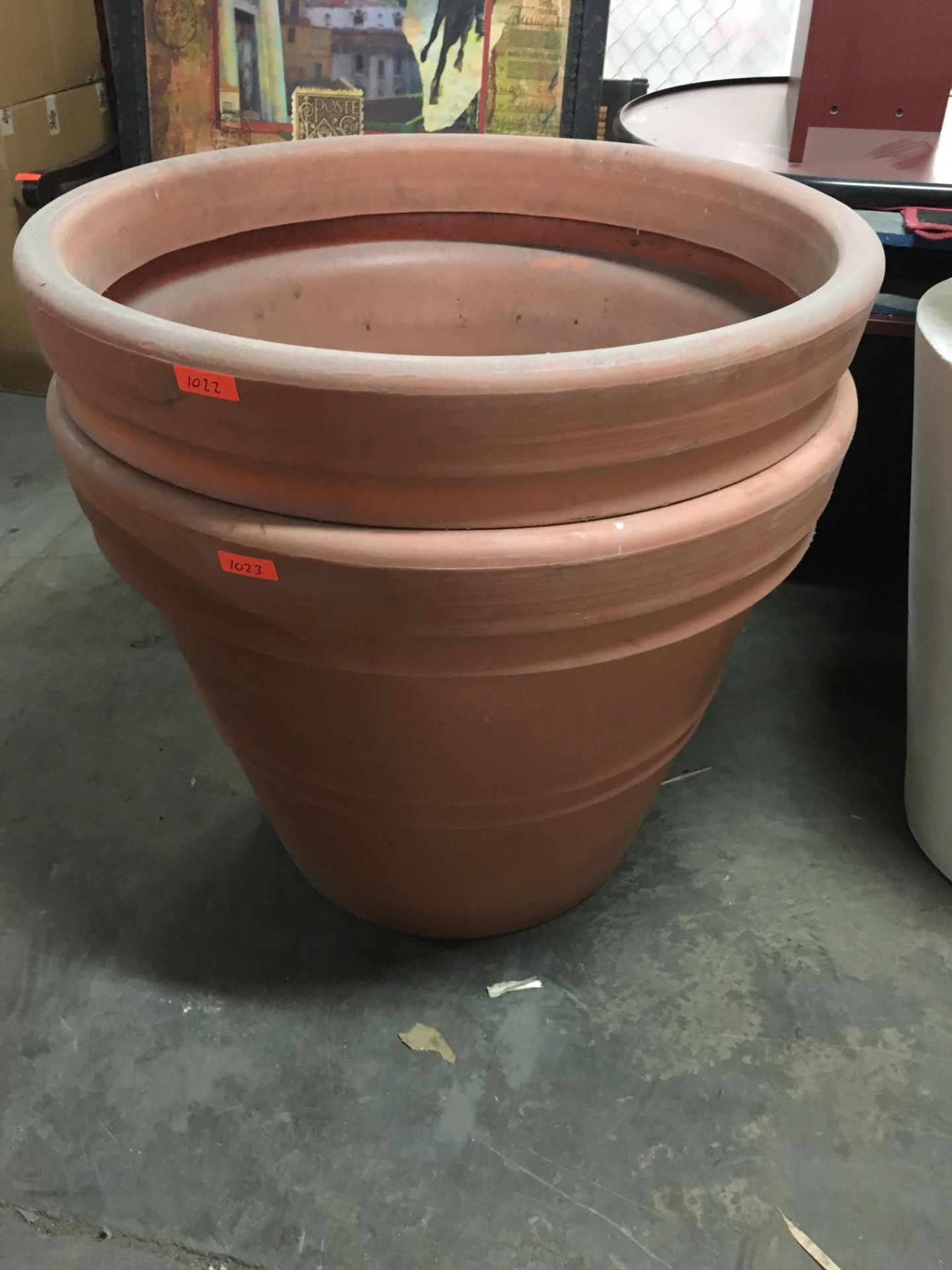 LG Outdoor Flower Pot - 41 x 32