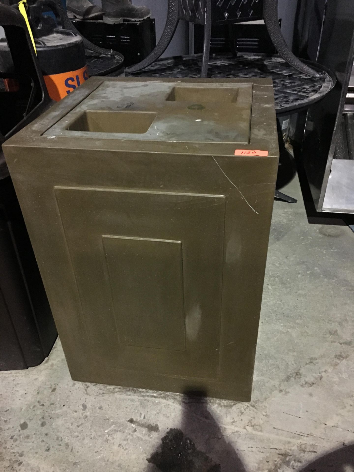 2' x 2' x 3' Garbage / Recycle Station