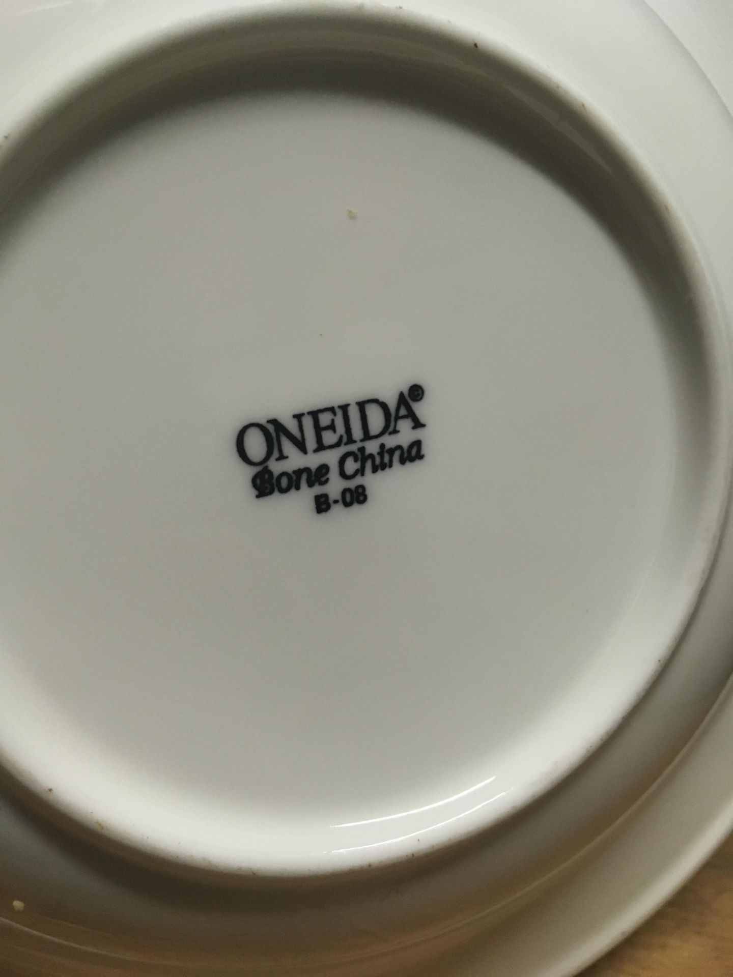 Oneida 10" Pasta / Salad Bowl w/ Inlay Swirl - Image 2 of 4