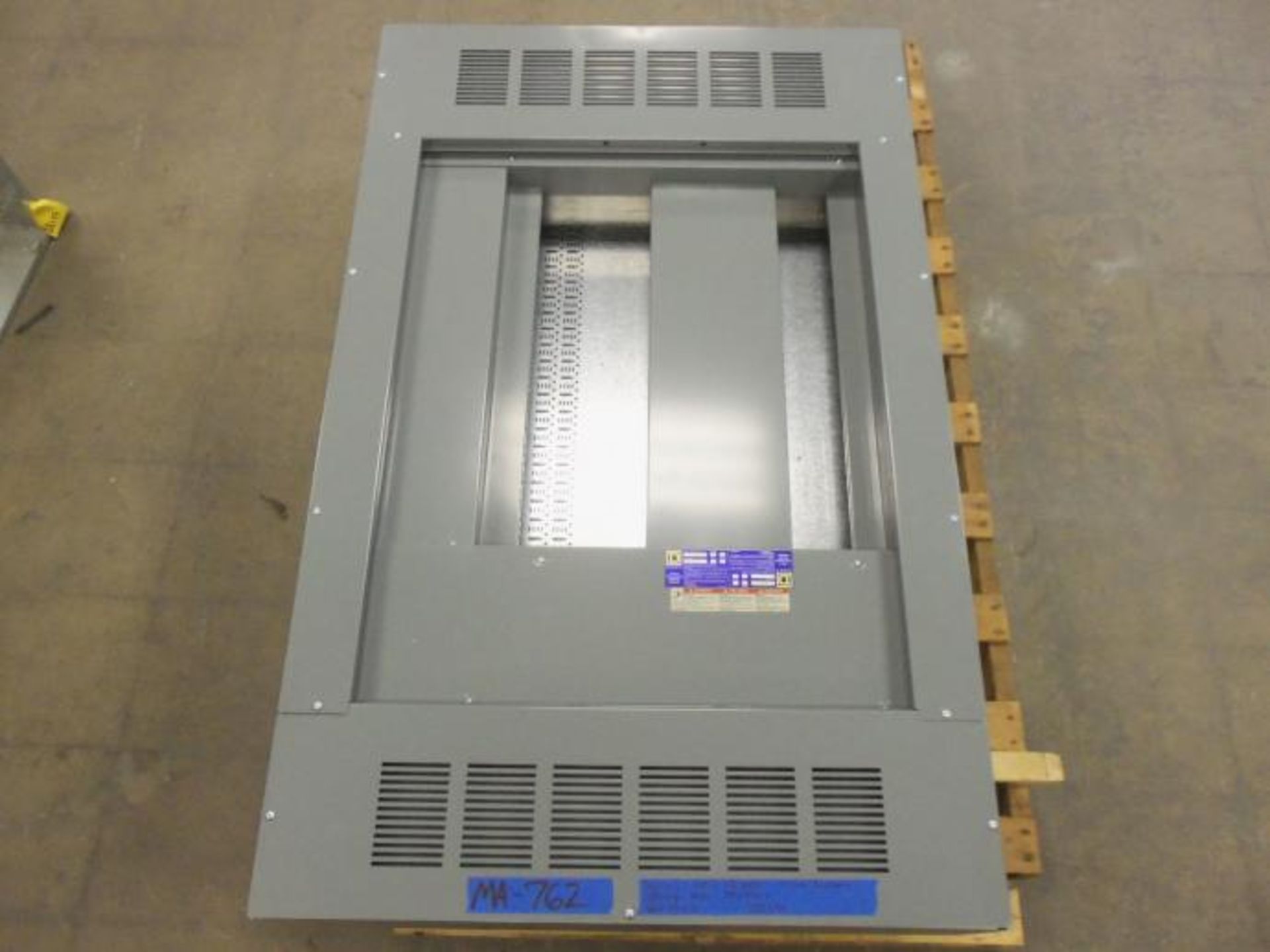 Panneau de distribution square d 1200 amp 120-240 volt - 1 phase - Panel board square d 1200 amp - Image 4 of 4