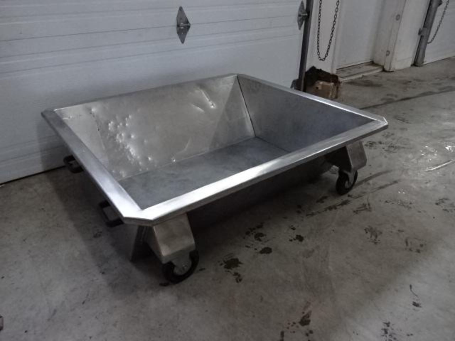 Bassin sur roues en inox 44''X40''X13'' DE PROFOND - Basin on wheels in stainless steel 44''X40''X13