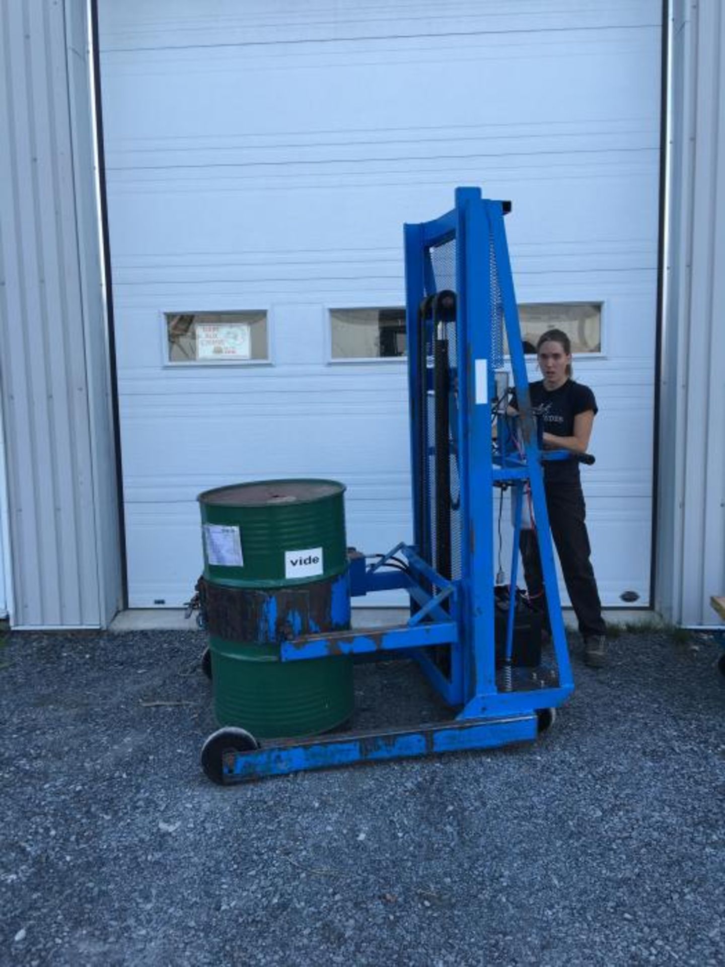 Lift a baril morse 570-115 drum lifter batterie 12volt batterie 12 volt CAPACITÉ MAX 800 LB ( - Image 2 of 3