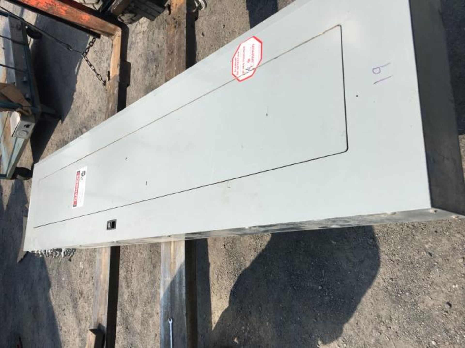 PANNEAU ELECTRIQUE 600/120/208/600 AMP DE MARQUE CUTLER HAMER - ELECTRICAL PANEL 600/120/208/600 AMP - Image 2 of 4