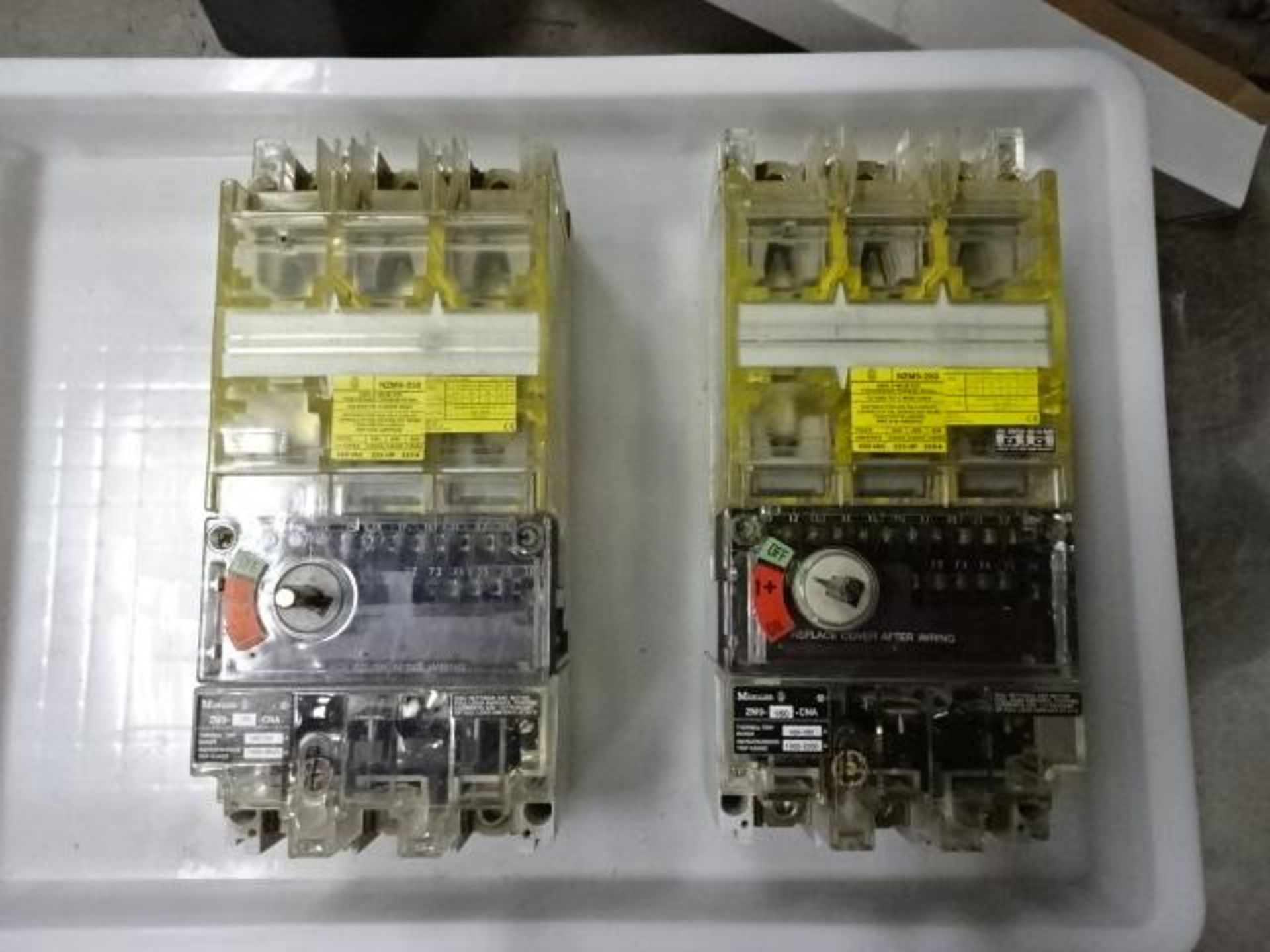 lot de 2 Moeller NZM9-250 Circuit Breaker - lot of 2 Moeller NZM9-250 Circuit Breaker