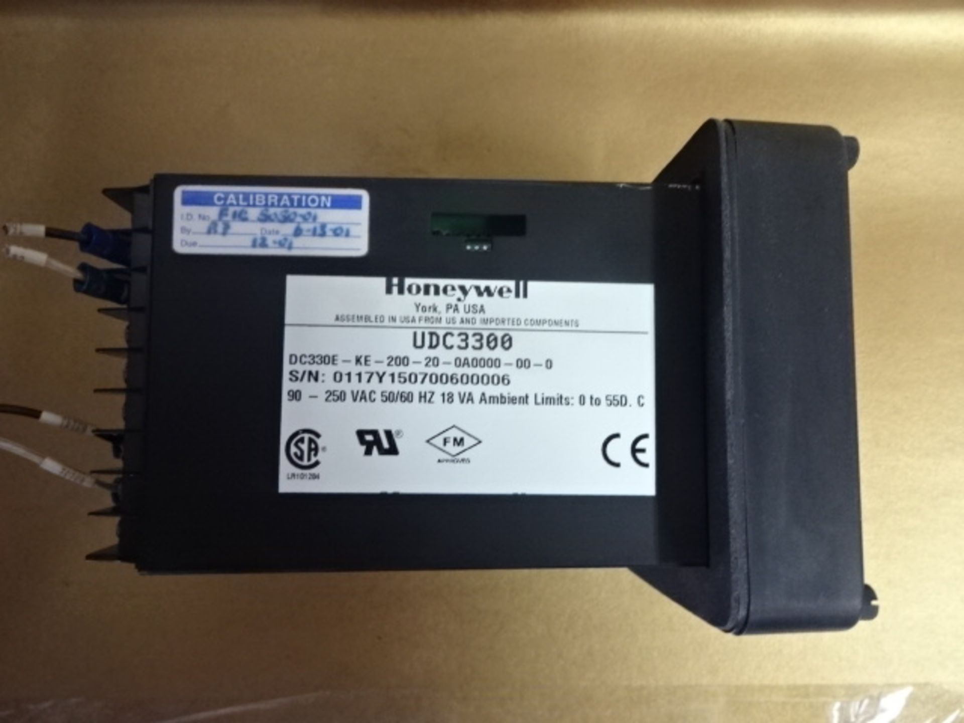 Contrôleur de température HONEYWELL UDC3300 - HONEYWELL UDC3300 TEMPERATURE CONTROLLER - Image 2 of 4