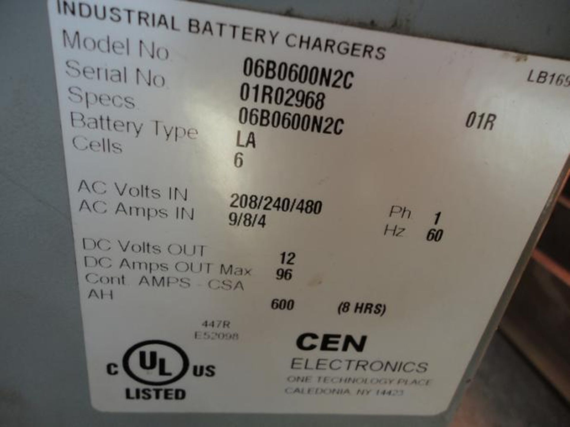 Chargeur a batterie - Battery charger - Image 2 of 3