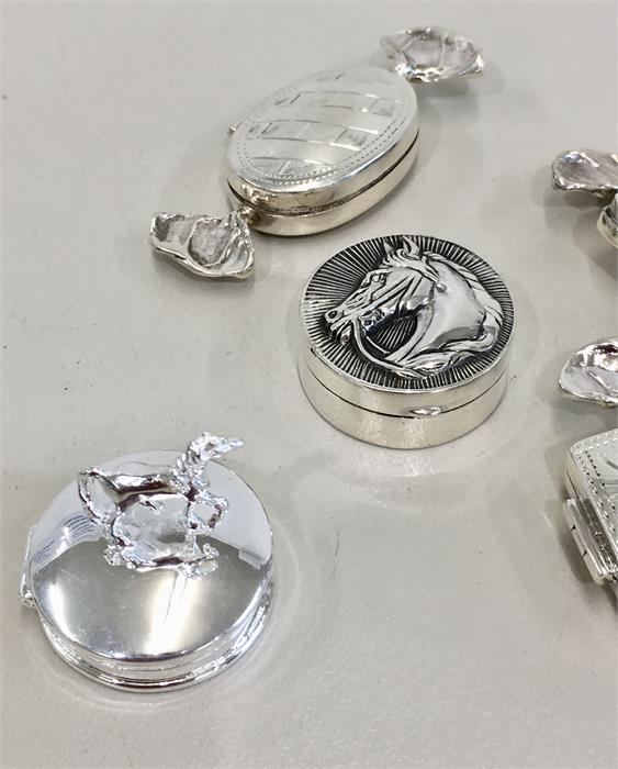 selection of 5 Novelty Silver Pill Boxes all hallmarked 925 - Image 2 of 3