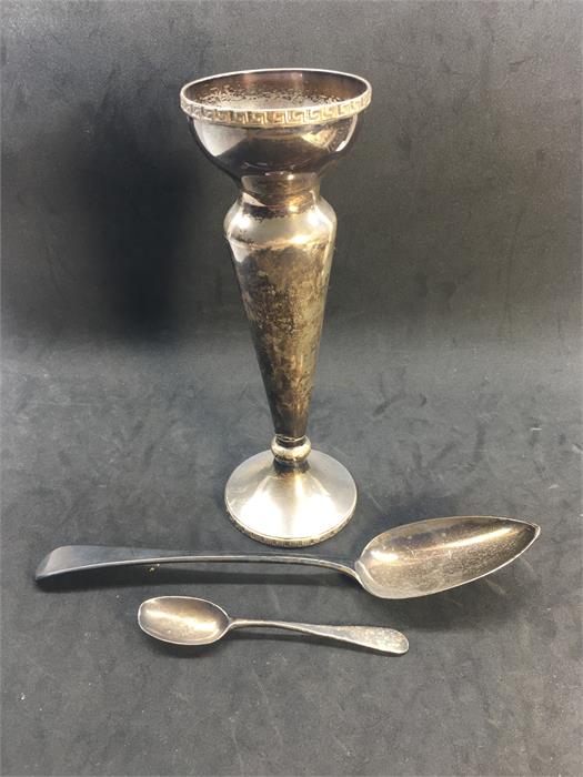 Silver Table Spoon ,Tea spoon and Rose vase ..which is filled ..total weight. 289g