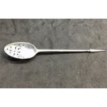 Georgian Silver Moat Spoon in good condition measures approx 137mm long