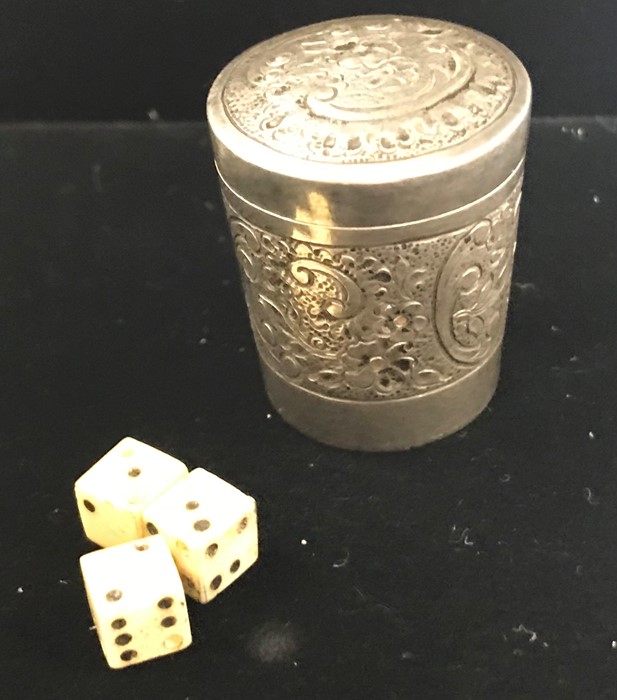 Antique German Silver Dice Box and Dice hallmarked 800 with 3 small dice measures approx 30mm tall - Image 2 of 2