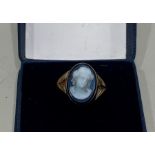 18ct gold hard stone cameo Ring weight 3.5g