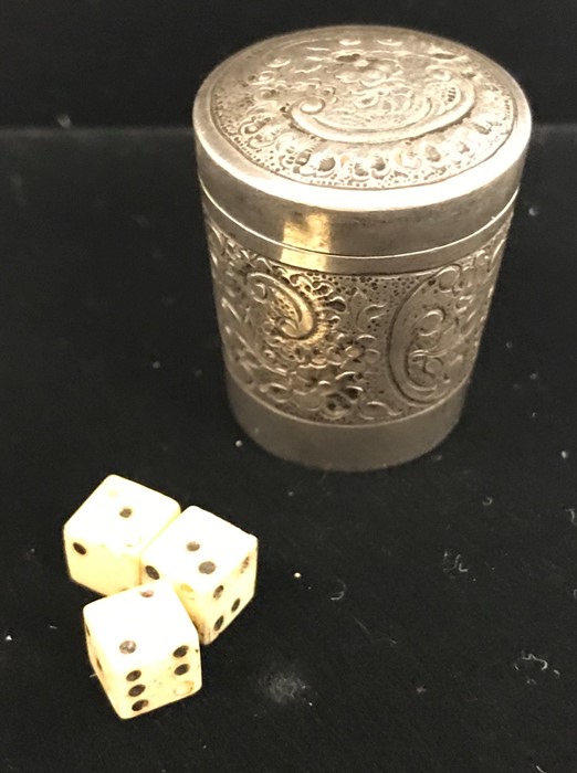 Antique German Silver Dice Box and Dice hallmarked 800 with 3 small dice measures approx 30mm tall