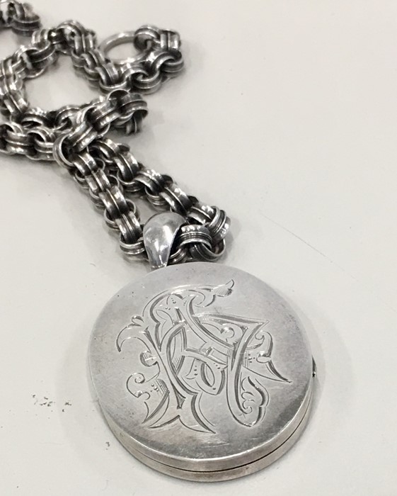 large victorian silver Locket and Chain - Image 4 of 4