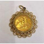 1906 Half Sovereign in pendant mount total weight 6.4g