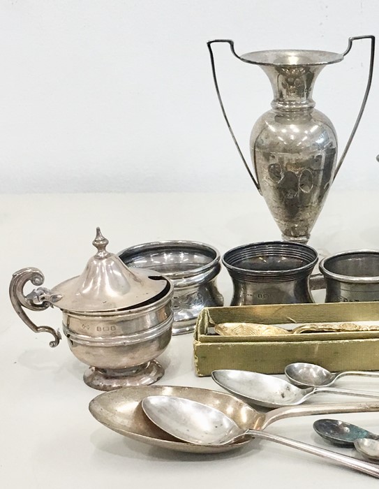 Selection Silver items includes silver cream jug napkin rings spoons etc total silver weight 370g - Image 4 of 4