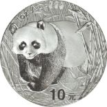 中国 (China) / ﾊﾟﾝﾀﾞ図 10元銀貨 2002年 KM1365 / 未使用 / Panda 10 Yuan Silver / UNC