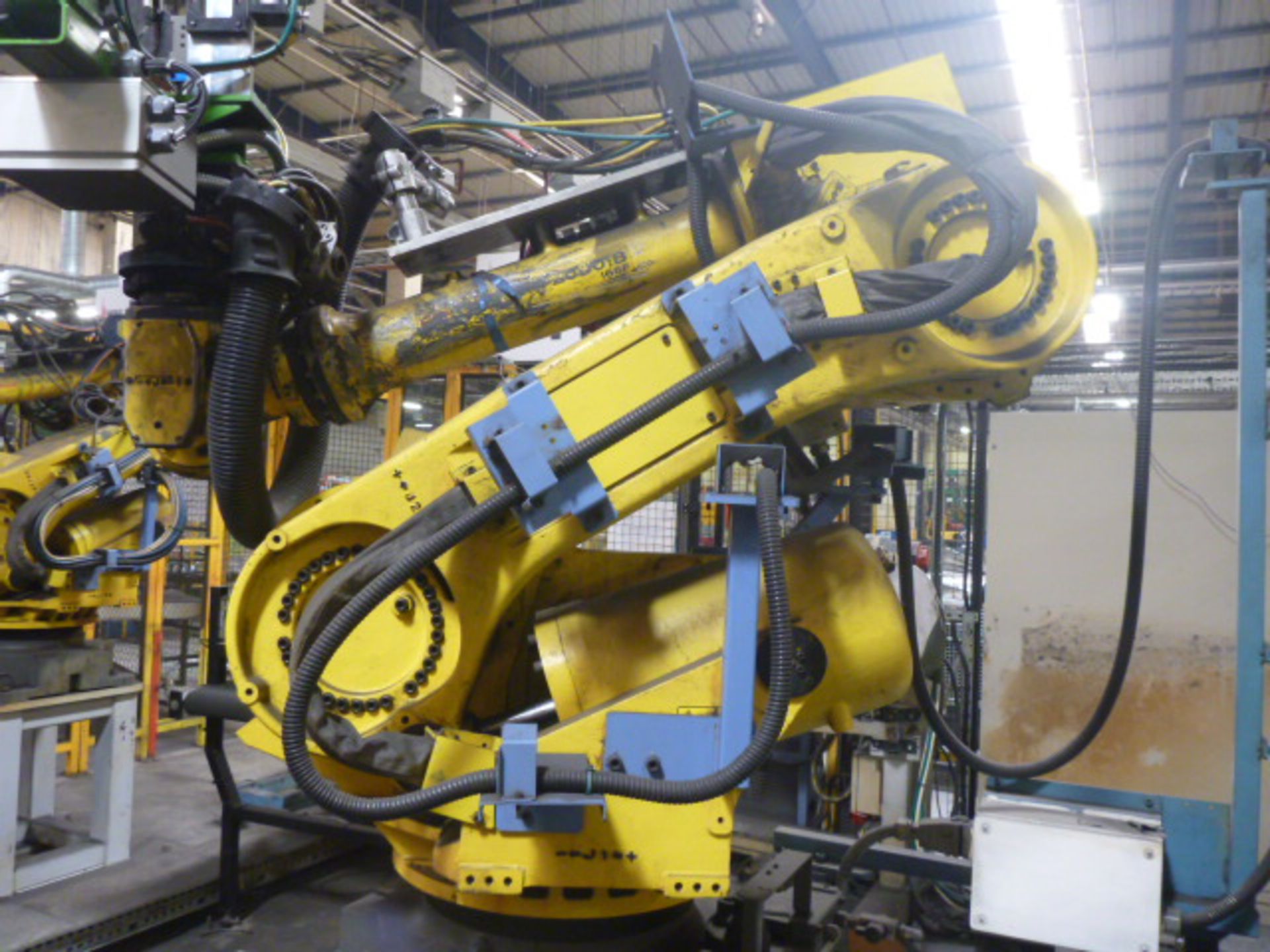 Fanuc R-2000iB Pick & Place Robot with Fixed Spot Welder (2006) FM03 - Image 2 of 8