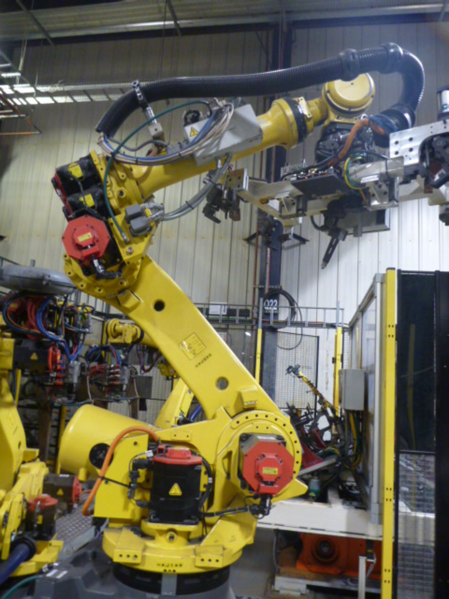 Fanuc R-2000iC/165F Pick and Place Robot (2015) HM01 - Image 4 of 8