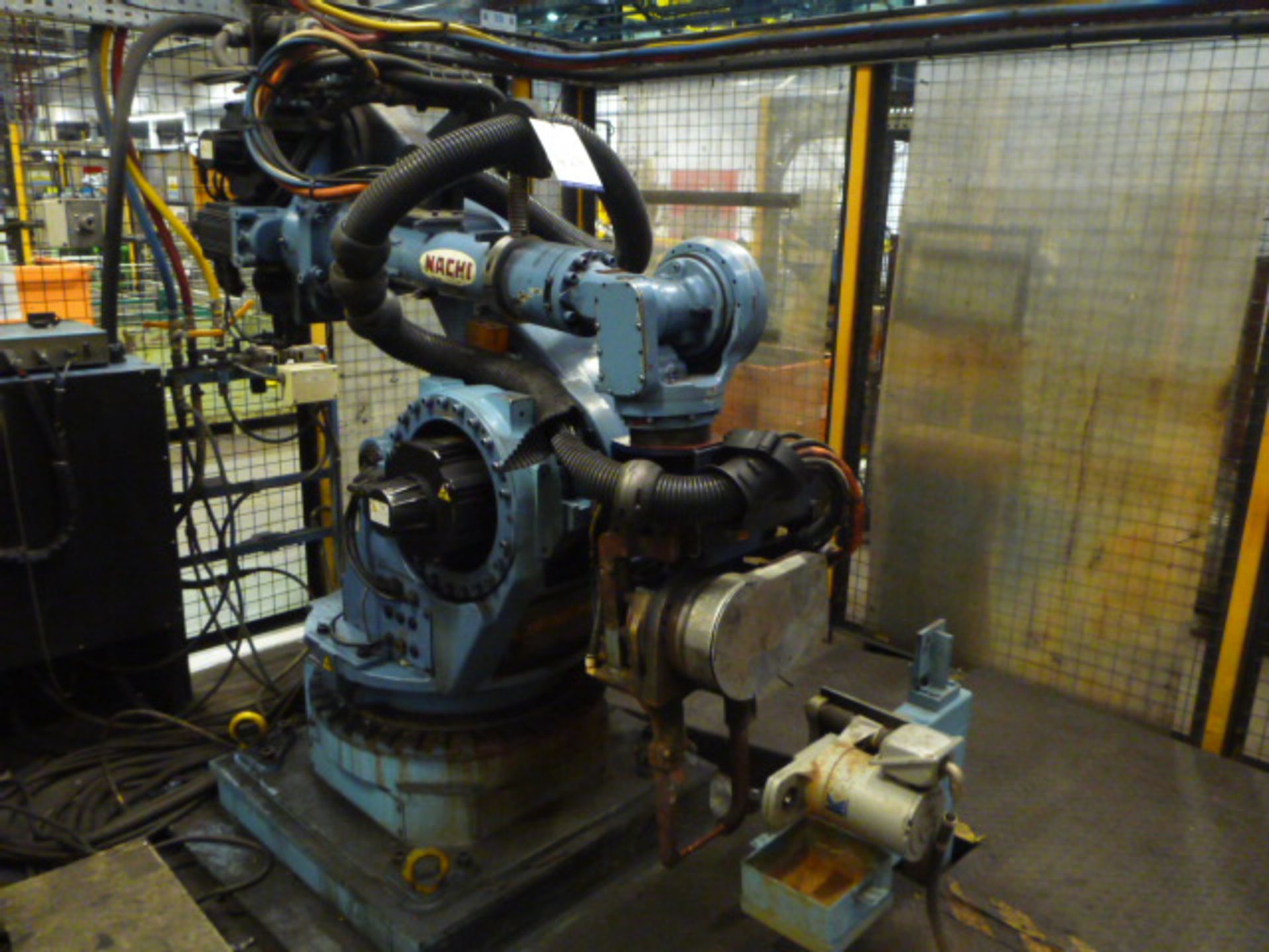 Nachi SA130F-01 Robotic Spot Welding Machine (1997) (Cell AM09)