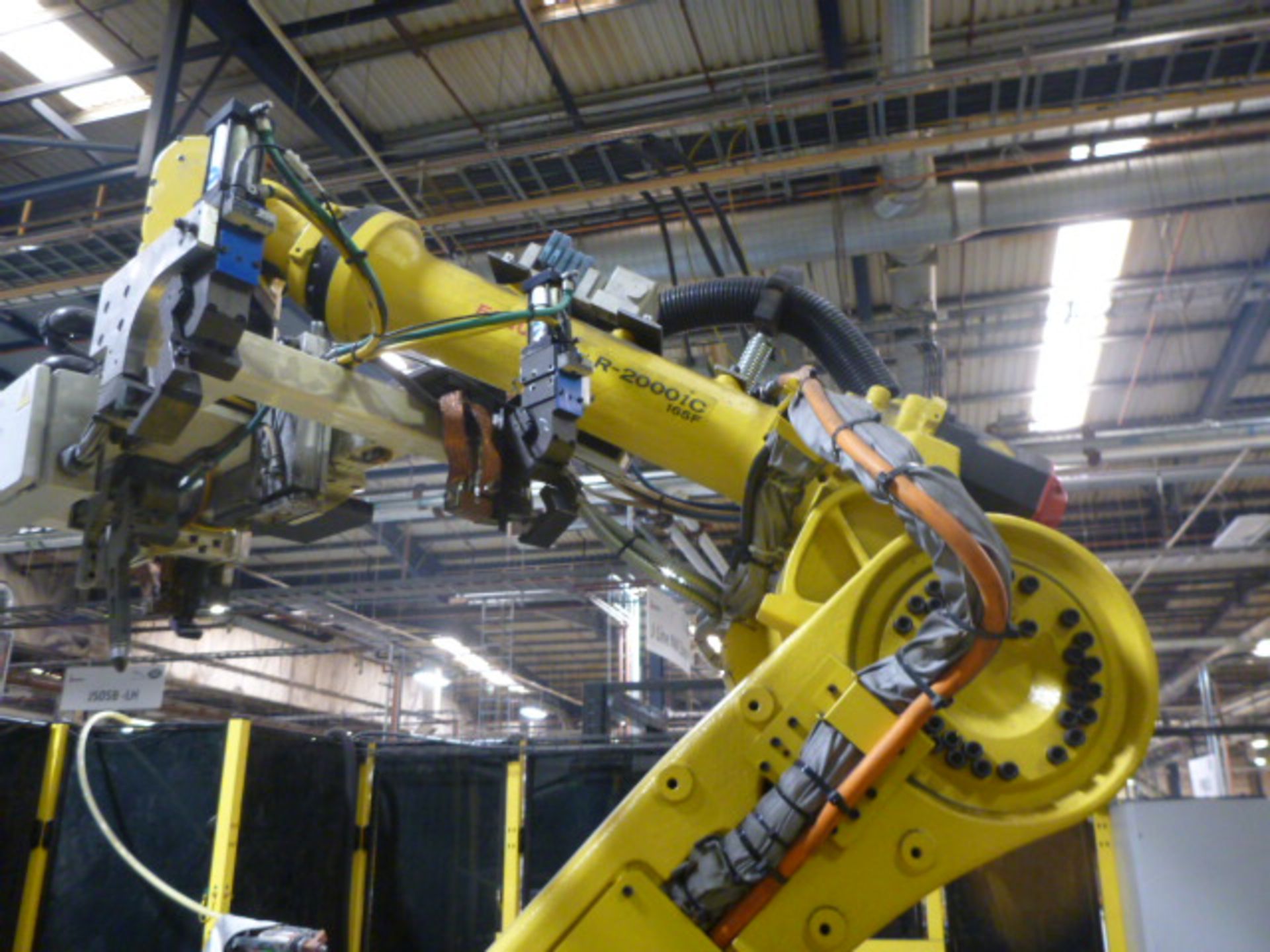 Fanuc R-2000iC/165F Pick and Place Robot (2015) HM01 - Image 3 of 8