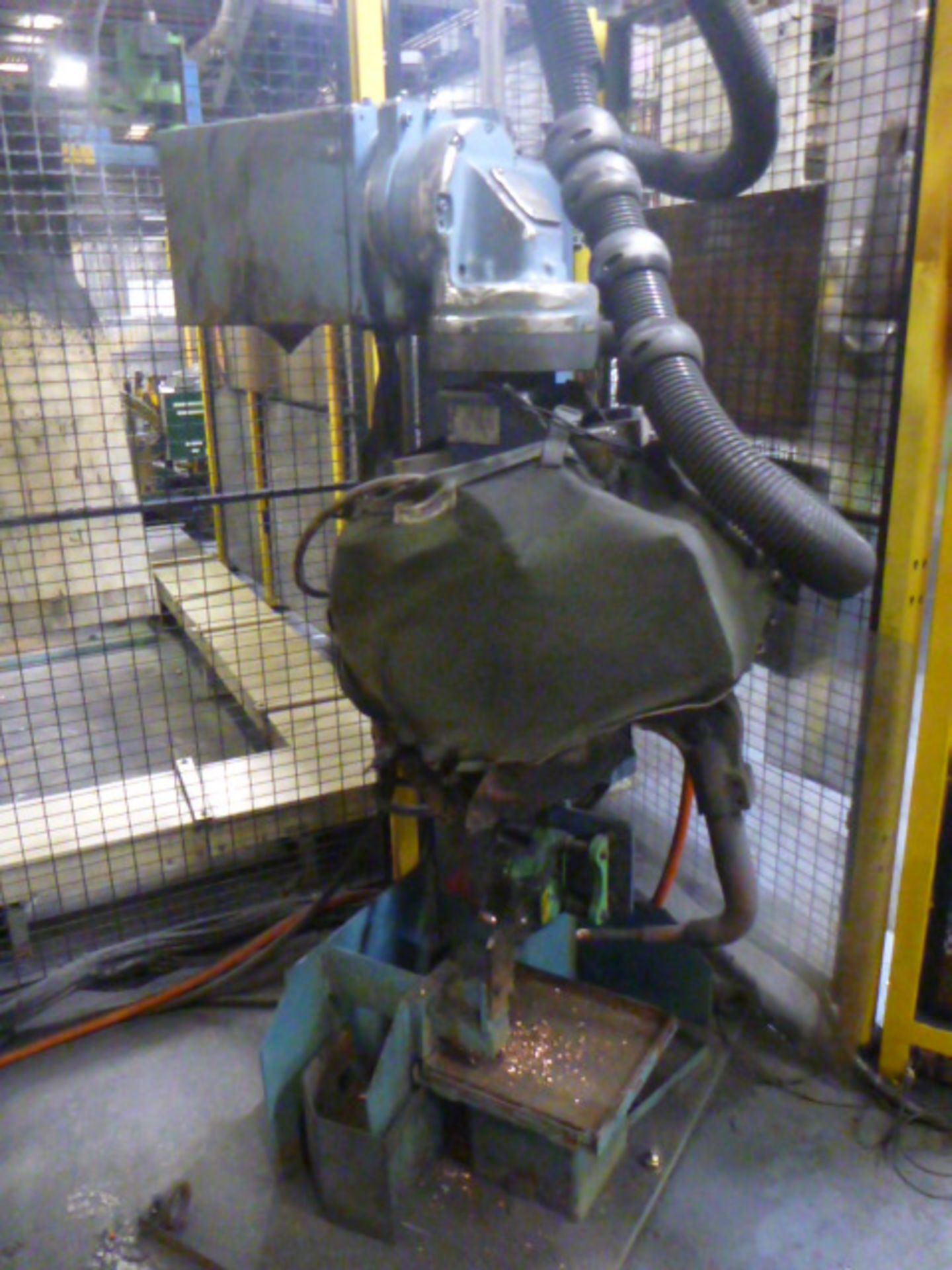 Fanuc R-2000iA Robotic Pick & Place with Fixed Spot Welder (2001) GS06B - Image 4 of 9