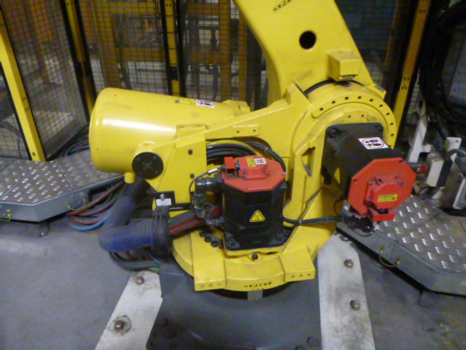 Fanuc R-2000iC/165F Spot Welding Robot (2015) HM01 - Image 2 of 12