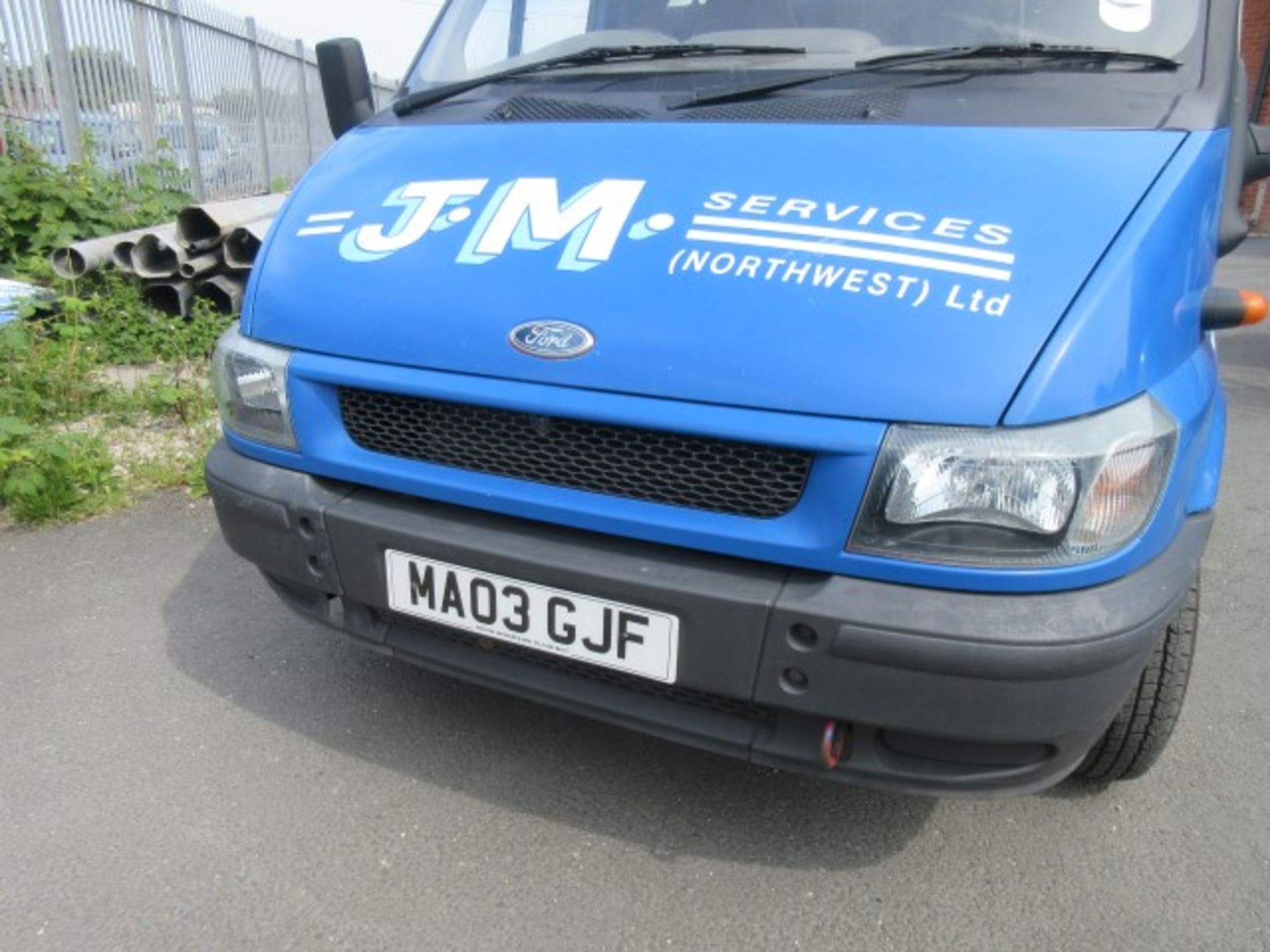 Ford Transit 90T350 drop side pickup truck (2003) - Image 9 of 9