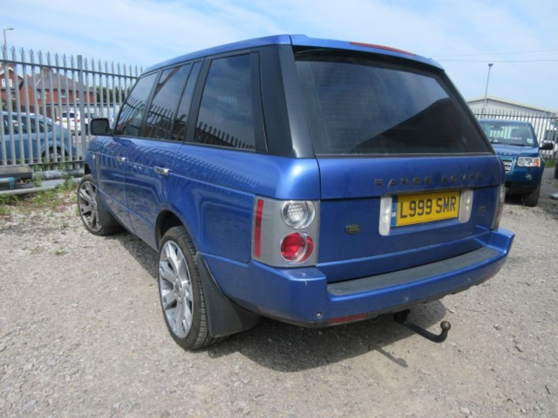 Range Rover HSE 3.0L TD6 Auto (2003) - Image 3 of 13