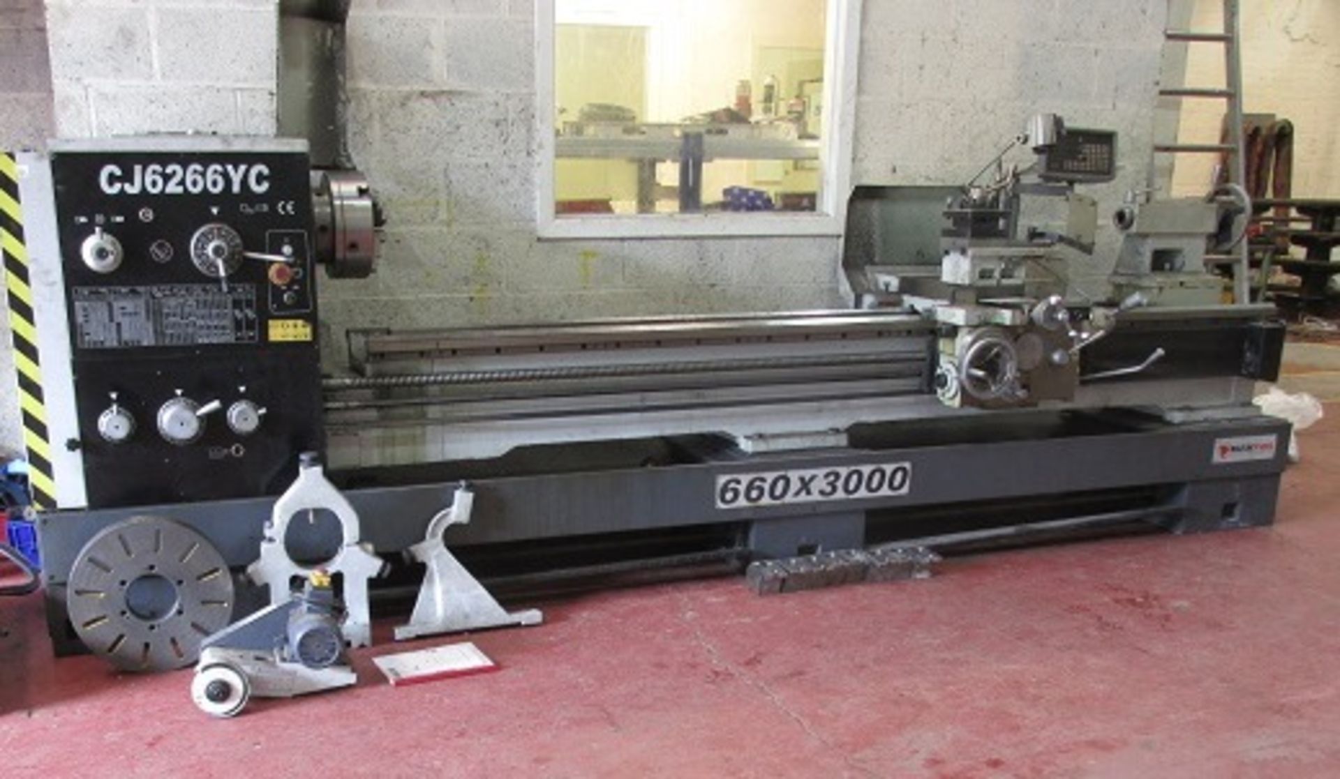 Maktek 660 x 3000mm Lathe