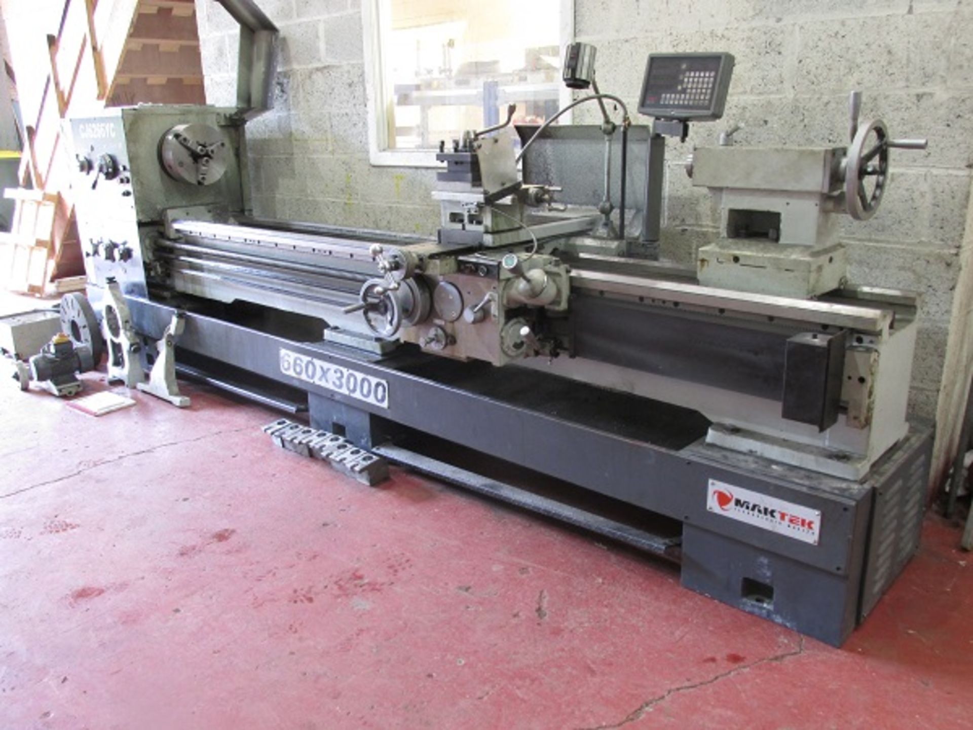 Maktek 660 x 3000mm Lathe - Image 2 of 8