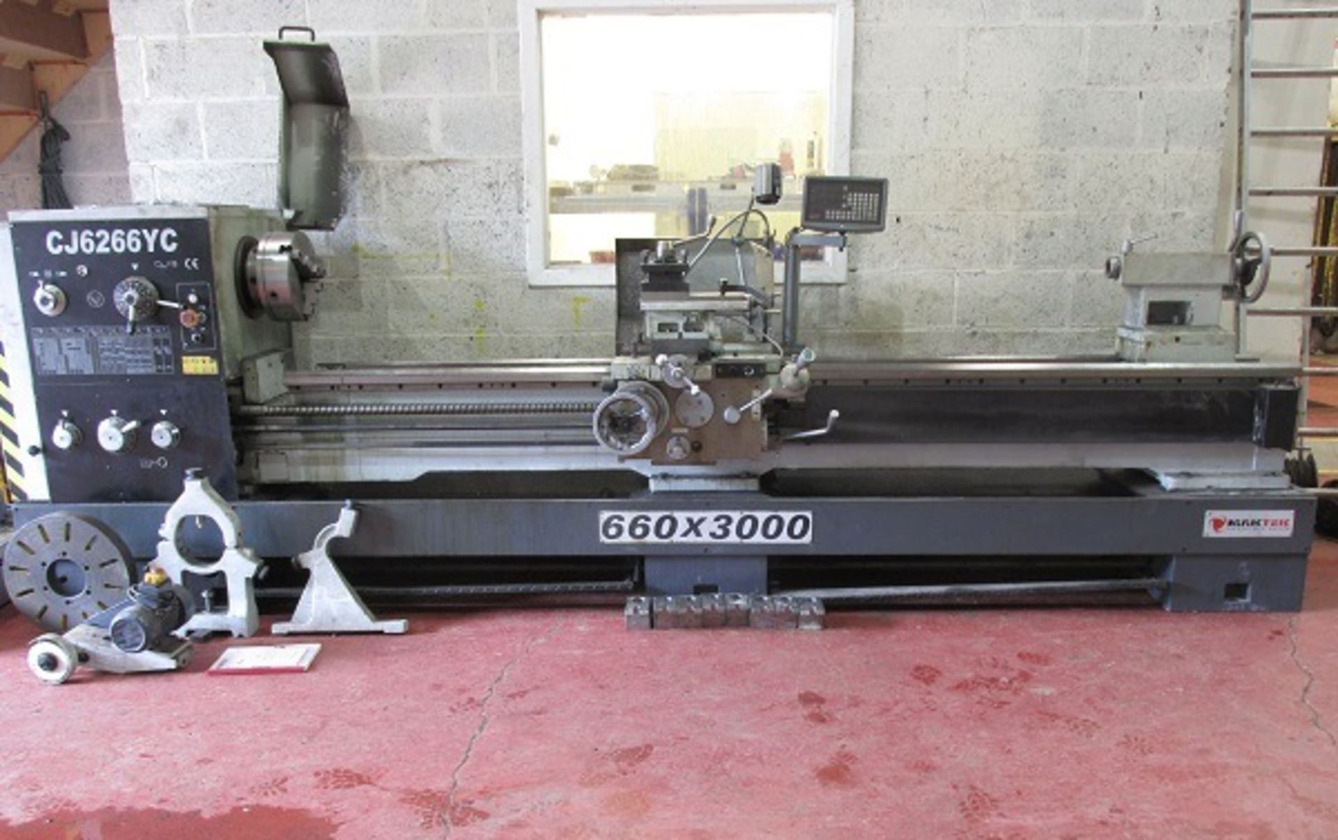 Maktek 660 x 3000mm Gap Bed Lathe - Image 3 of 8