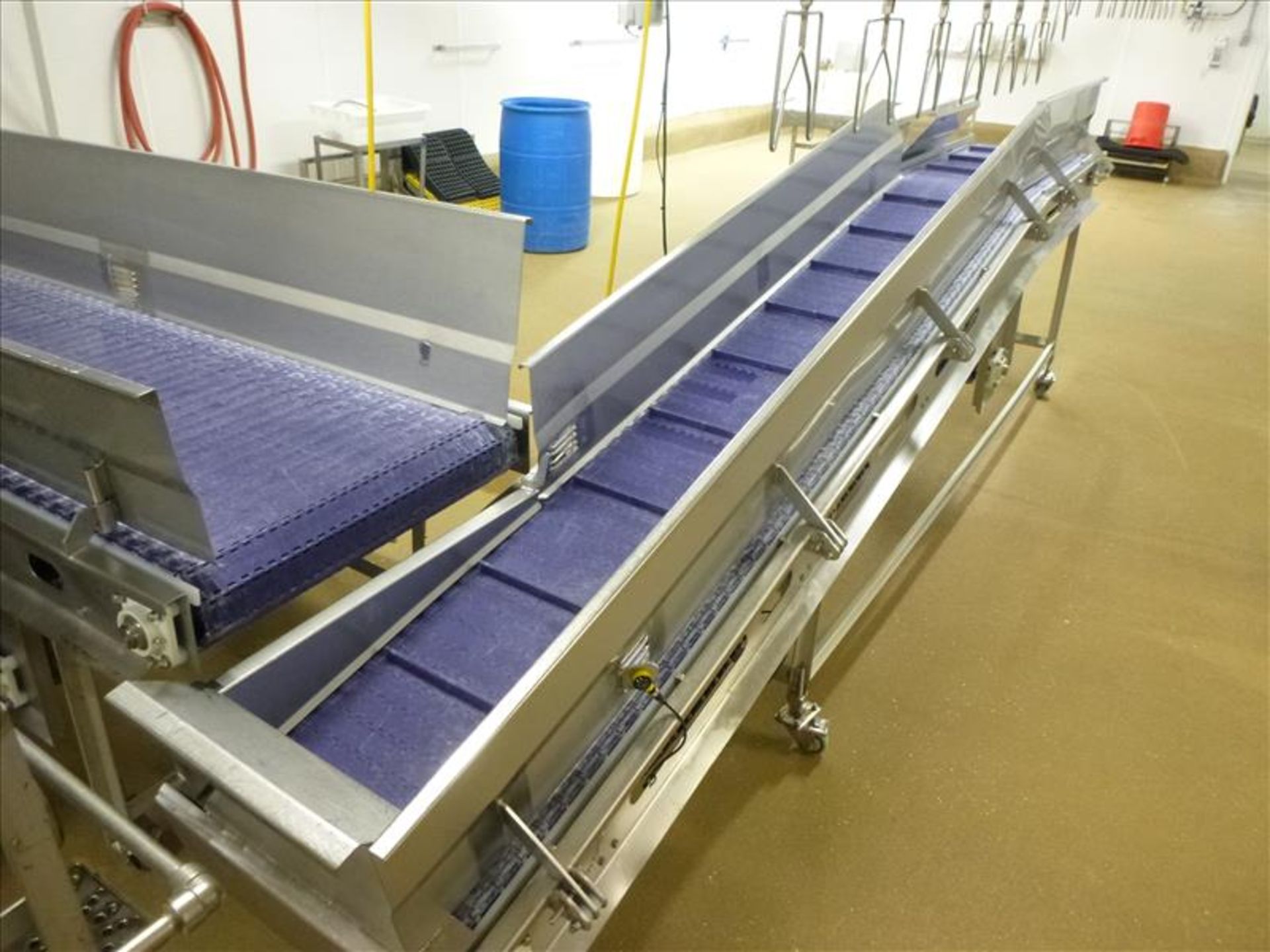 approx. 20 in. x 14 ft. s/s frame incline belt conveyor on casters, c/w cleated plastic belt, (re-