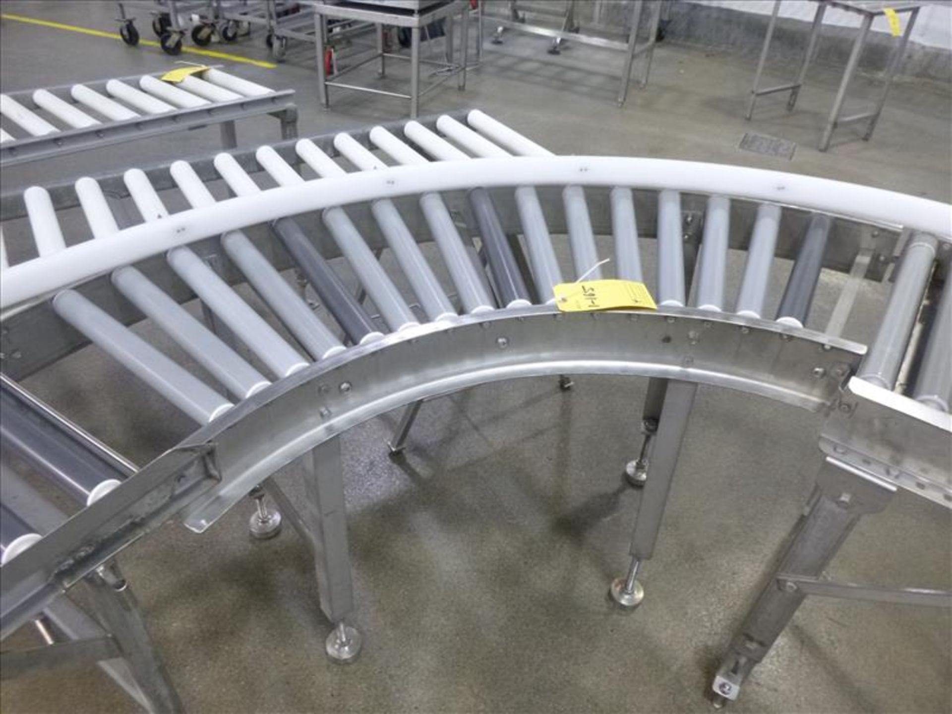 approx. 18 in. x 6 ft. gravity roller conveyor curve (Tilting Room)