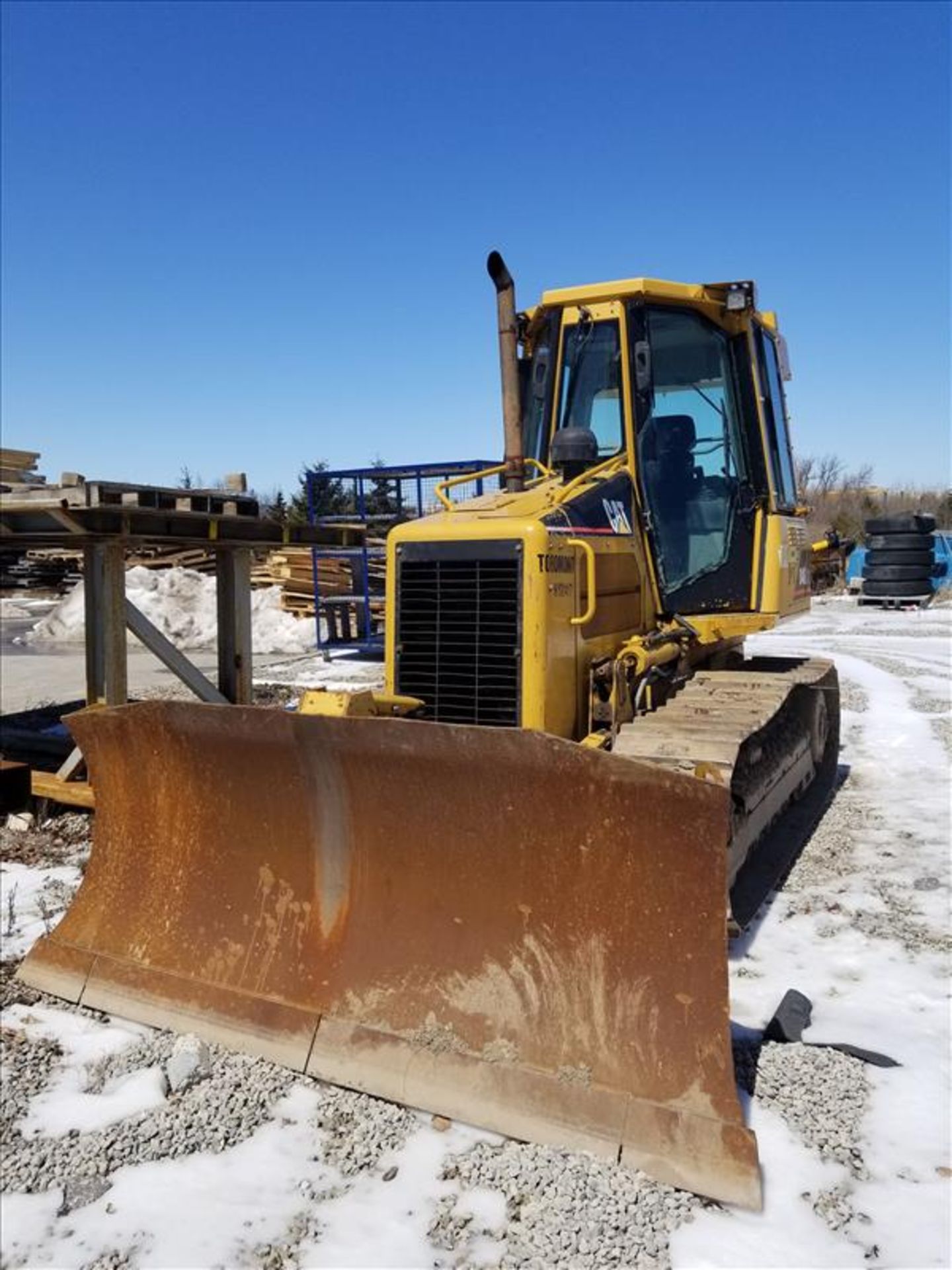 Caterpillar Crawler tractor, Model: D4G XL, Serial Number: CAT00D4GCHYD01417, Year: 2006 (Subject