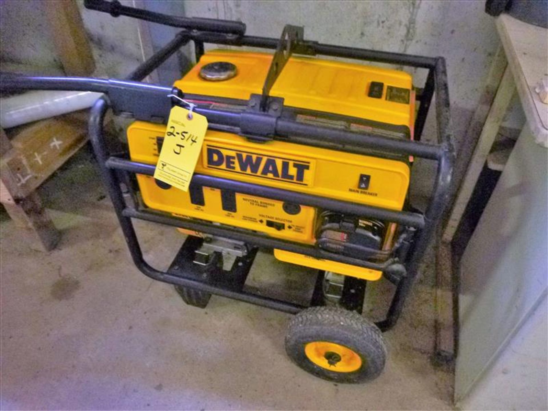 DeWalt genset, mod. DG4400B, 4400 watt, 270cc, gas (recycling center)