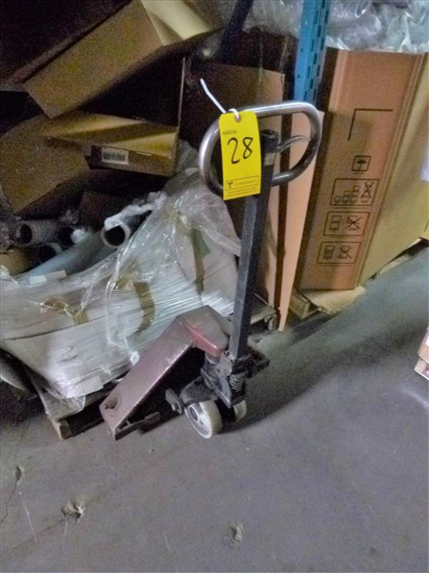 hydraulic pallet truck (Located in Mississauga, ON)