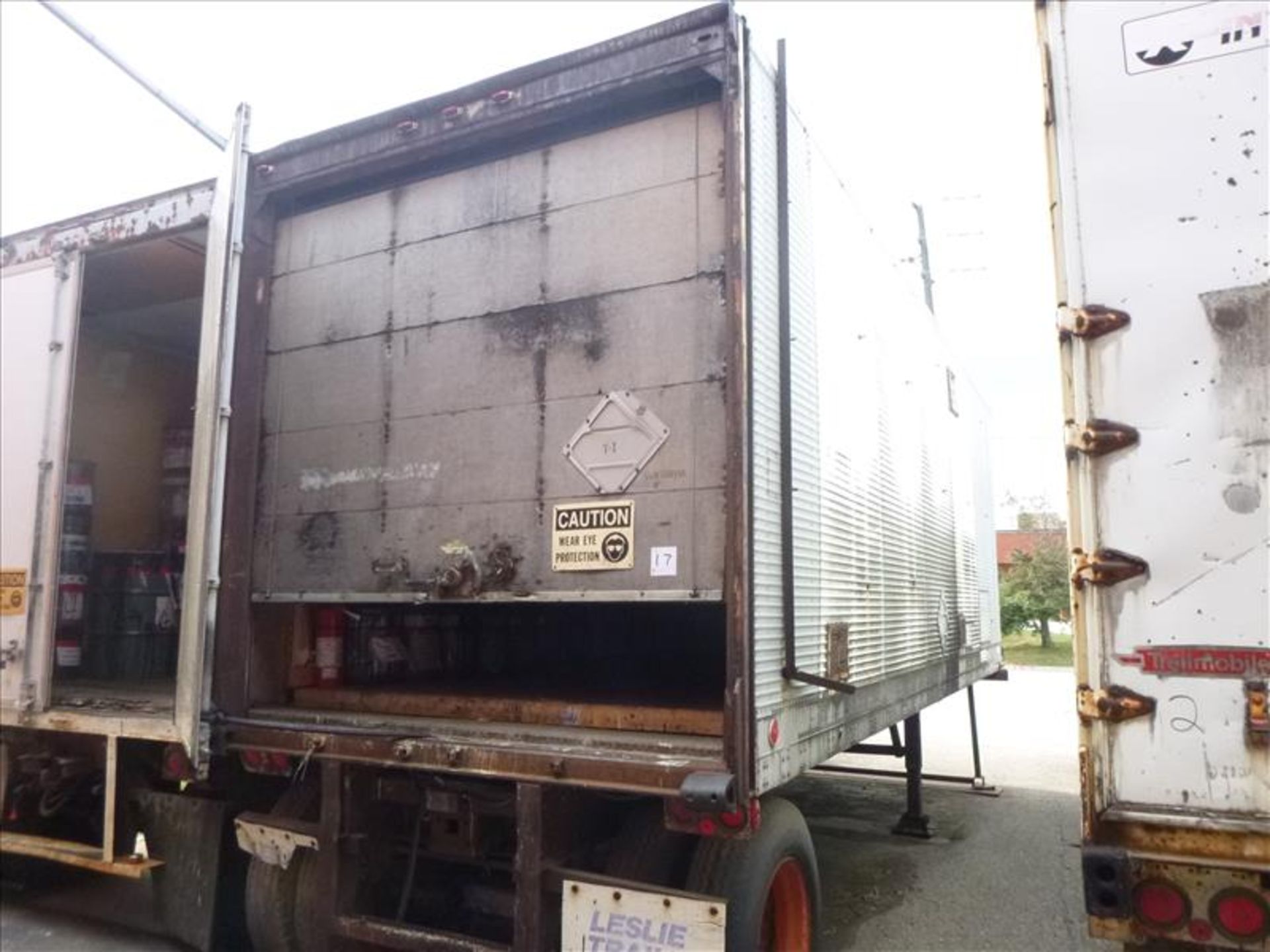 storage trailer, 24 ft., roll-up door (Located in Mississauga, ON)