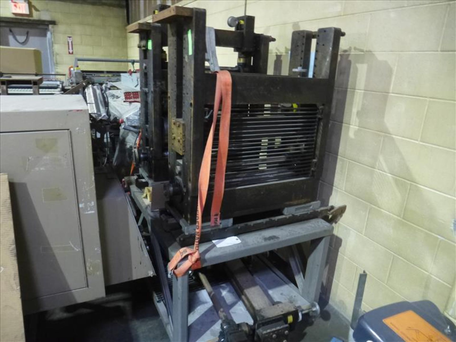 Comco Press "A" - 1999 Comco 8-colour, roll-to-roll flexographic web printing press, model ProGlide, - Image 31 of 33