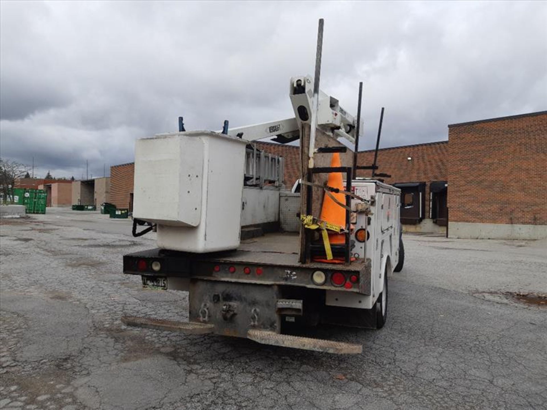 2011 Dodge Ram 4500 truck, Cummins diesel motor, 216000 km c/w 2014 Versa Lift Bucket - Image 3 of 9