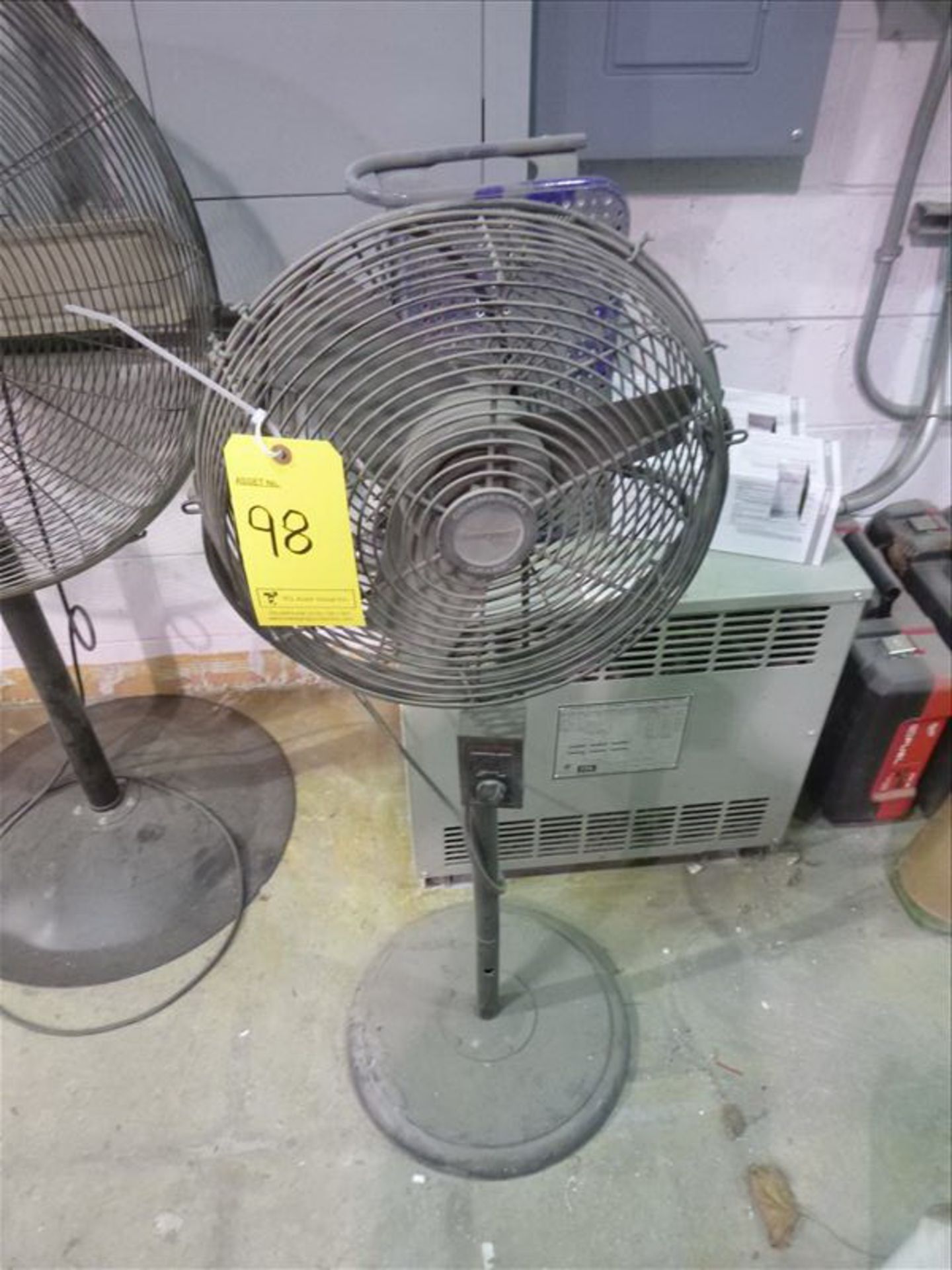 Honeywell shop fan, 16"