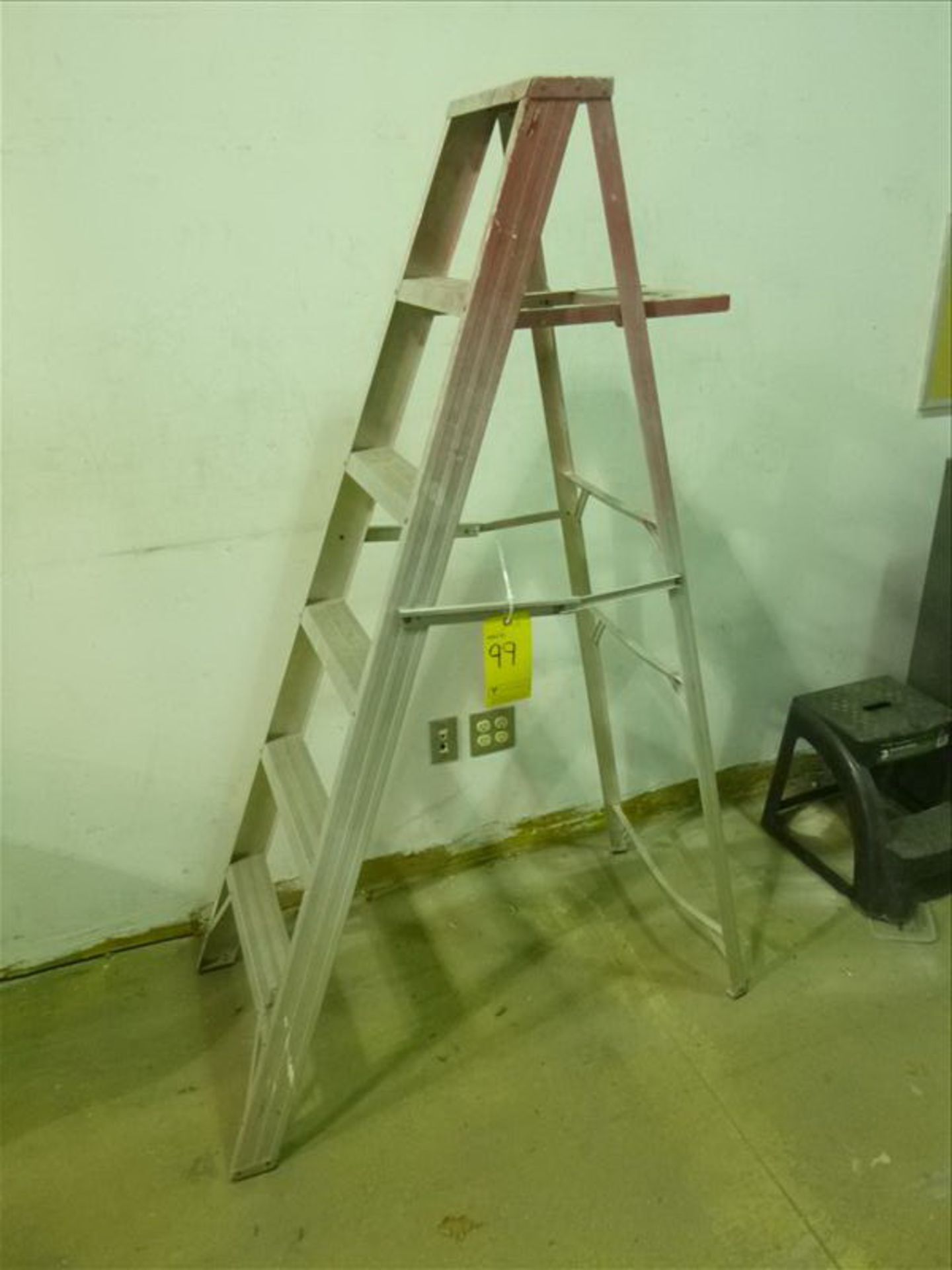 aluminum step ladder, 6'