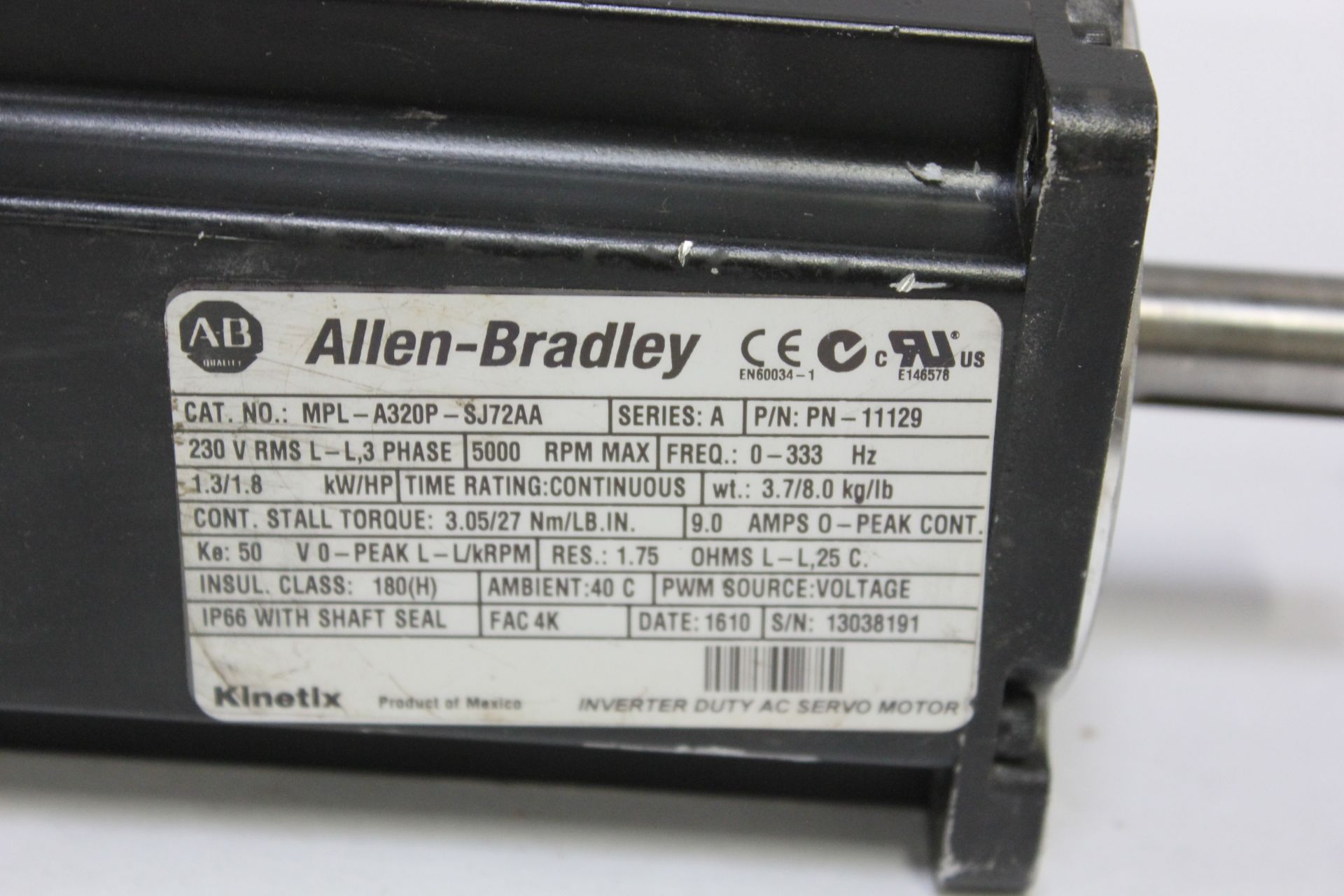 Allen Bradley AC Servo Motor MPL-A320P-SJ22AA SER.A 5000RPM Servomotor - Image 2 of 3