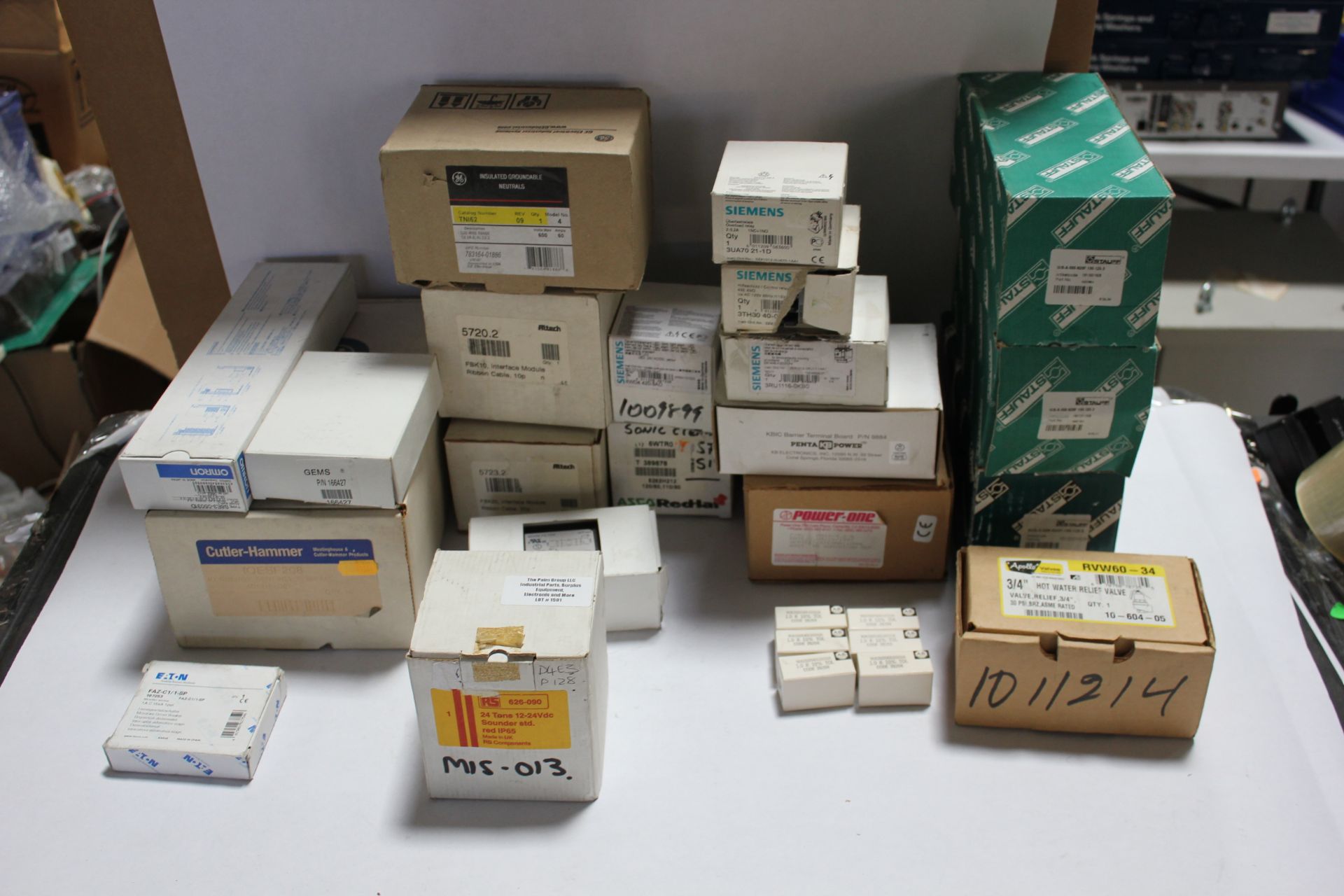 LOT OF NEW INDUSTRIAL AUTOMATION PARTS A/B SIEMENS,GE,OMRON,EATON, ETC