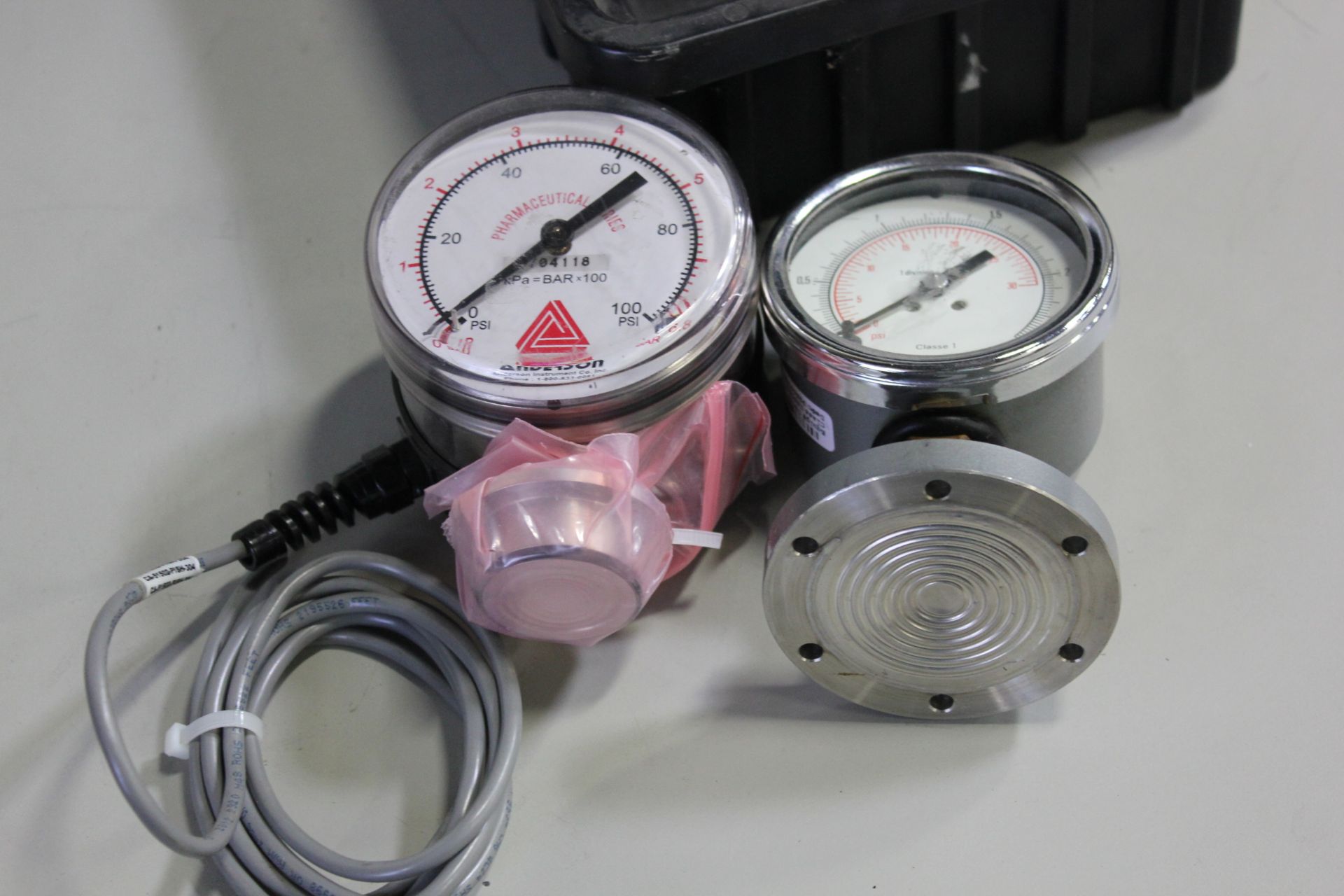 LOT OF PRESSURE GAUGES - Image 3 of 3