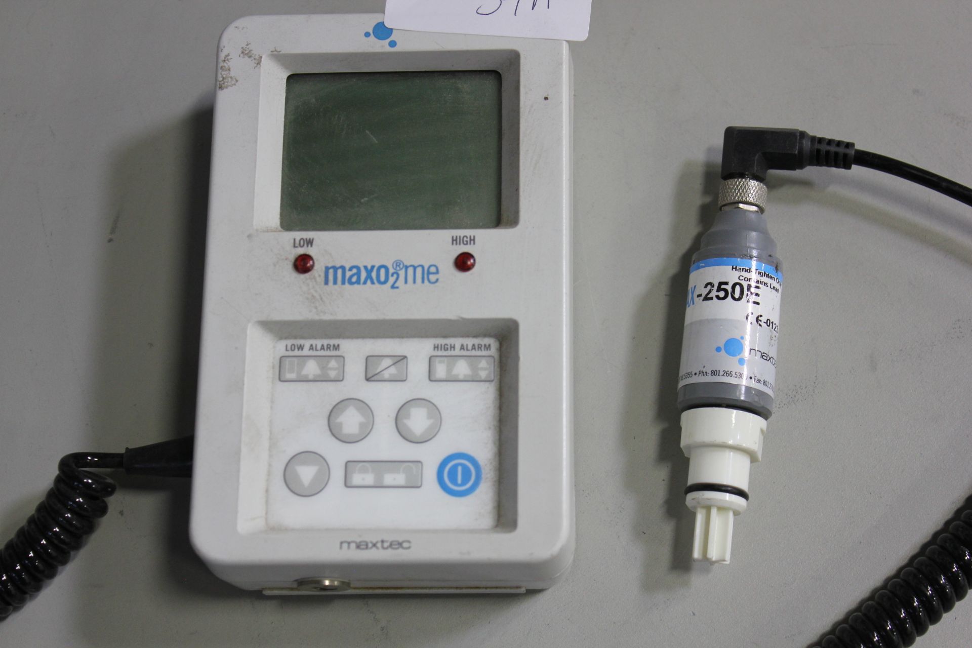 MAXTEC MAXO2ME MEDICAL OXYGEN MONITOR WITH SENSOR - Image 2 of 4