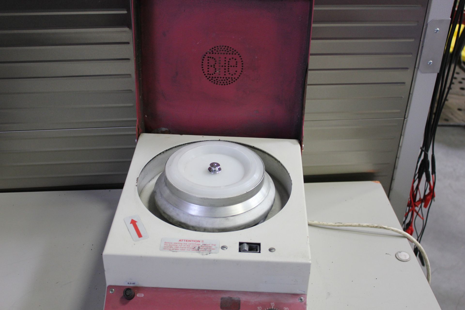 HERMLE Z 230M TABLE TOP CENTRIFUGE - Image 5 of 7