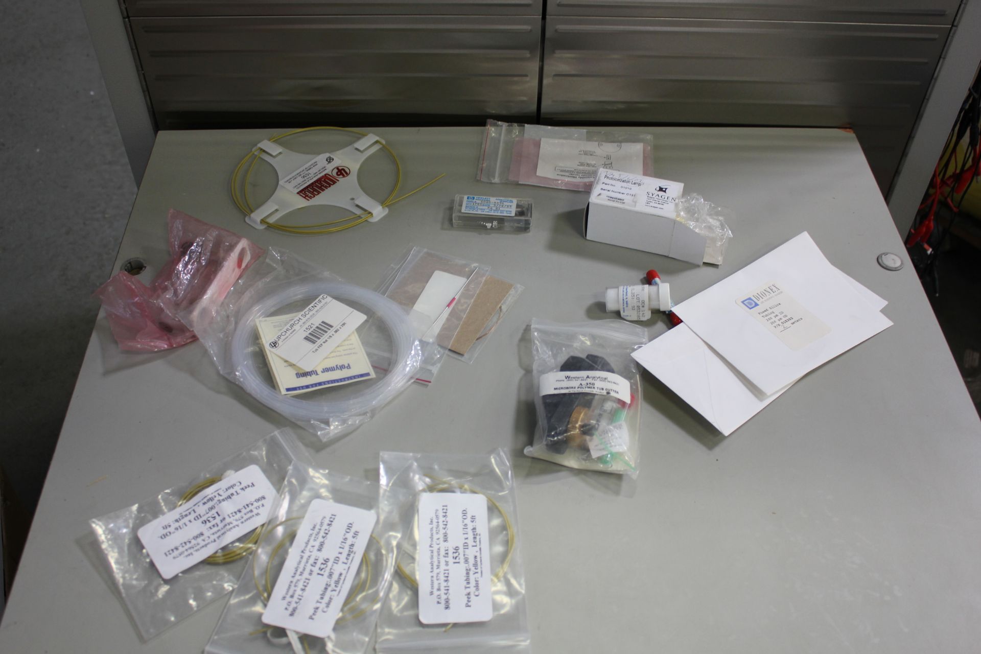 LOT OF HPLC PARTS - FITTINGS, TUBING, ETC - Image 7 of 13