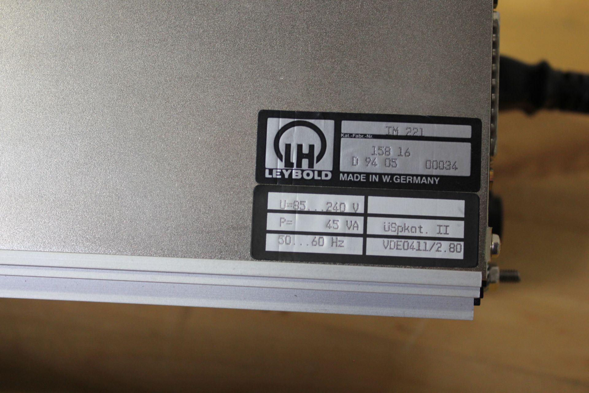 UNUSED LEYBOLD-HERAEUS IONIVAC ION GAUGE CONTROLLER - Image 5 of 5