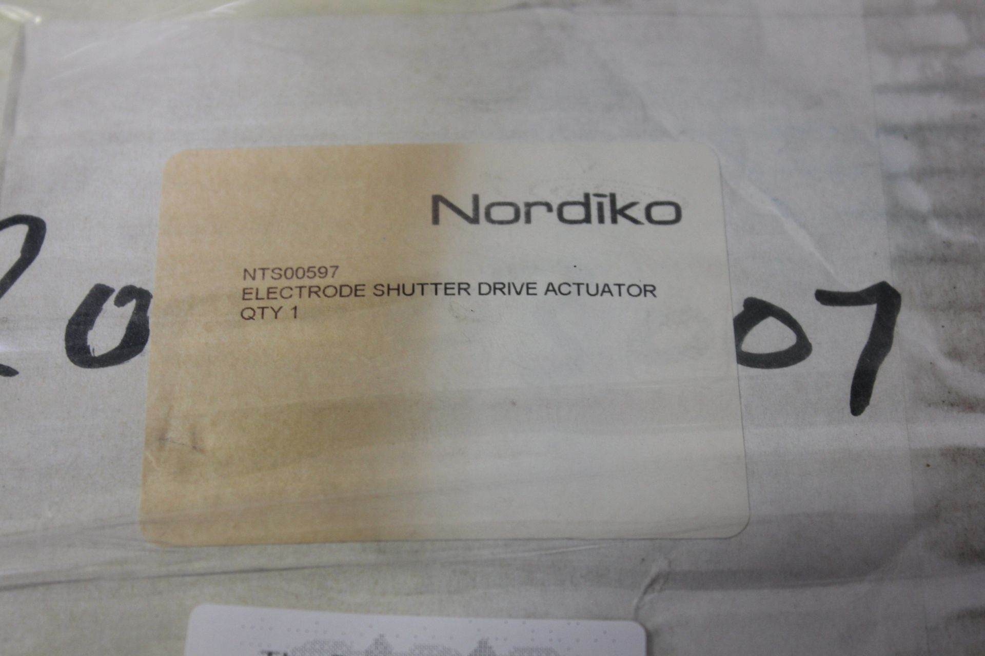 NEW  NORDIKO/SPINEA SPUTTERING SYSTEM ELECTRODE SHUTTER DRIVE ACTUATOR PN: TS 140-033 TB-P19 - Image 2 of 4